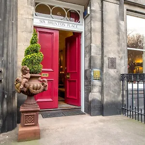 Six Brunton Place Bed & Breakfast