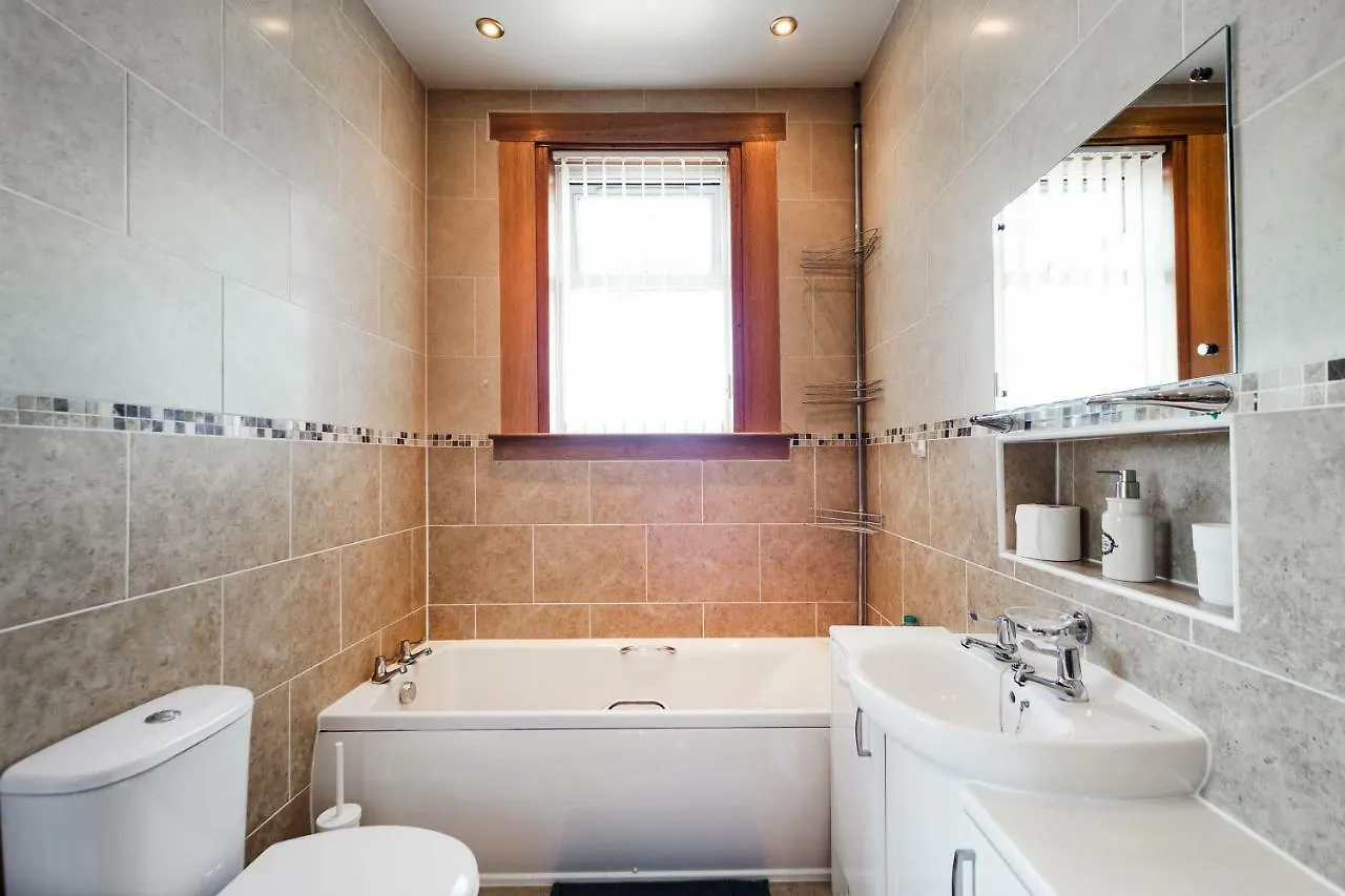 Wee White House Bed & Breakfast Edinburgh 2*,
