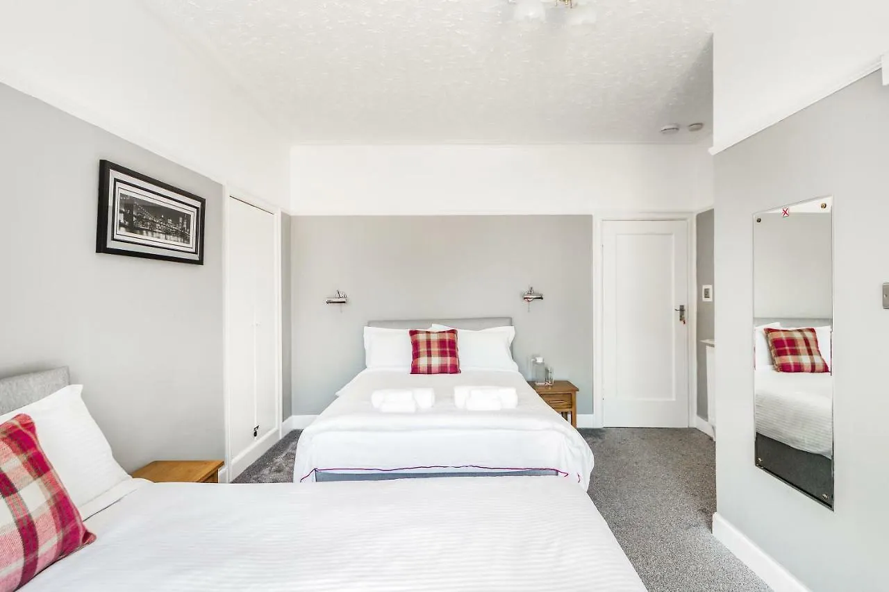 Wee White House Bed & Breakfast Edinburgh 2*,  United Kingdom